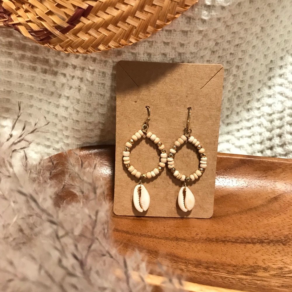 Shell Dangle Earring - image 1